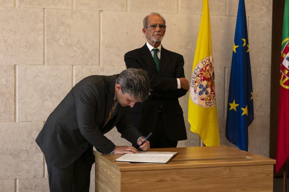 Assinatura do auto de posse - Membro da AG, Miguel Quaresma