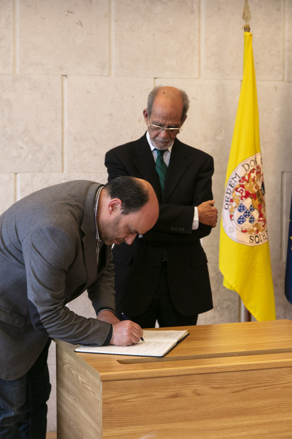 Assinatura do auto de posse - Membro da AG, José Lopes Jorge